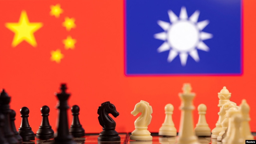 国际象棋与中国和台湾的旗帜 (photo:VOA)