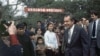 美國前總統尼克松1976年2月28日訪問中國廣州的一個公園(美聯社照片)