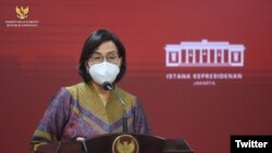 Menteri Keuangan Sri Mulyani memberikan keterangan pers di Istana Presiden di Jakarta (Foto: dok. Twitter/setkabgoid)