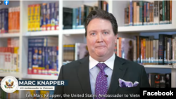 Đại sứ Hoa Kỳ Marc Knapper phát biểu trong video do Đại sứ quán Hoa Kỳ đăng trên Facebook hôm 12/2/2022. Photo Facebook US Embassy in Hanoi.