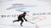 La canadiense Marie-Philip Poulin durante el partido contra Suecia de cuartos de final de los play-offs femeninos de la competencia de hockey sobre hielo de los Juegos Olímpicos de Invierno de Beijing 2022, en el Centro Deportivo Wukesong en Beijing, el 11 de febrero de 2022.