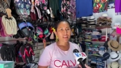 Ingrid Beatriz, vendedora en playa El Tunco, La Libertad.