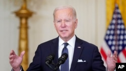 Presiden AS Joe Biden berbicara tentang situasi di Ukraina dalam konferensi pers di Gedung Putih, Washington, pada 15 Februari 2022. (Foto: AP/Alex Brandon)