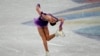 La patinadora artística rusa Kamila Valieva durante una competencia en los Juegos Olímpicos de Invierno en Beijing el 6 de febrero de 2022.