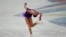 La patinadora artística rusa Kamila Valieva durante una competencia en los Juegos Olímpicos de Invierno en Beijing el 6 de febrero de 2022.