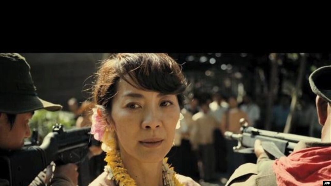 Mišel Jo kao Aung San Su Ći u filmu "Dama"