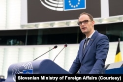 Slovenian Foreign Minister Anze Logar speaks before the European Parliament in November 2021. (Courtesy: Slovenian Ministry of Foreign Affairs)