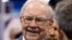 Tỉ phú Warren Buffett, Chủ tịch Tổng giám đốc Tập đoàn Berkshire Hathaway. 