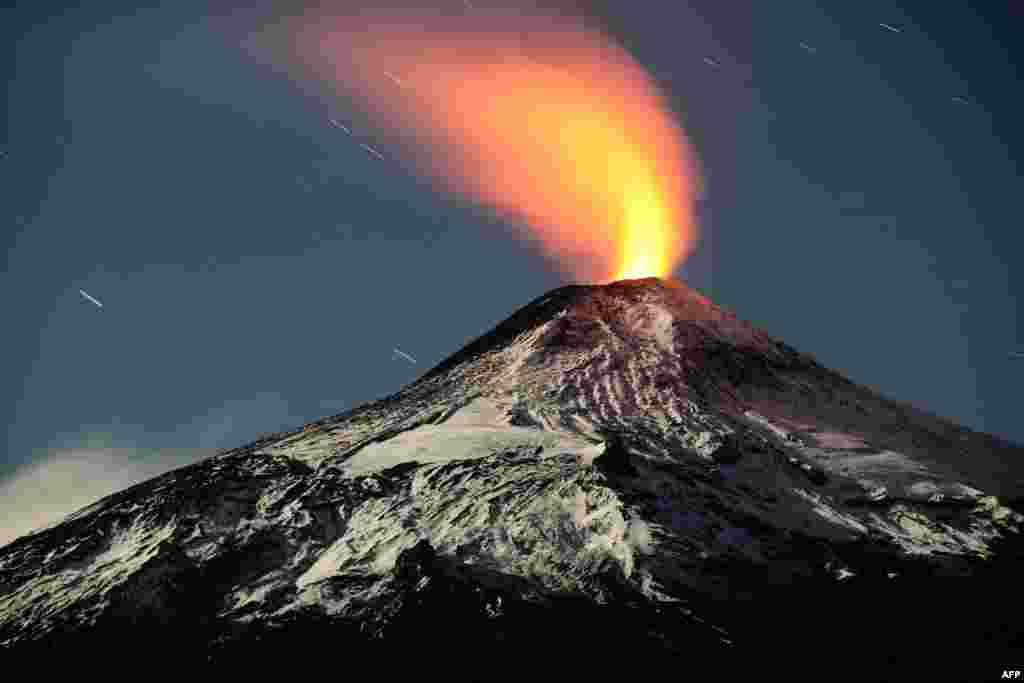 View of the Villarrica volcano, one of Chile&#39;s most active, picture taken from Pucon, some 800 km south of Santiago.