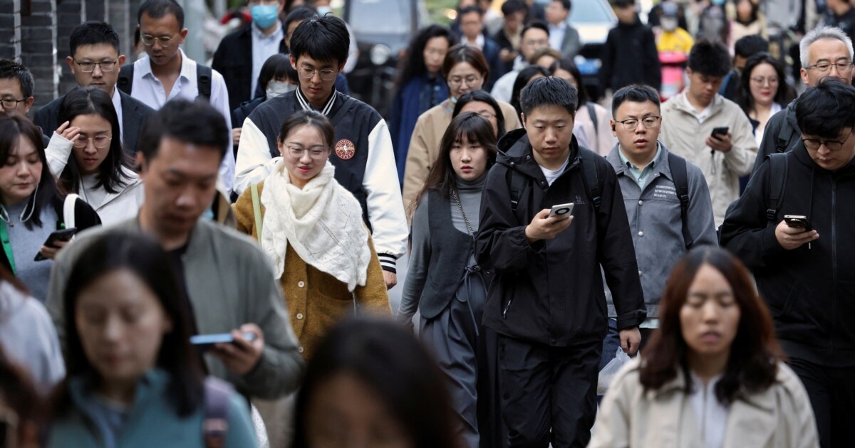 中国将2025—2027定为“儿科和精神卫生服务年”:扩热线、建区域中心,补齐精神健康服务缺口