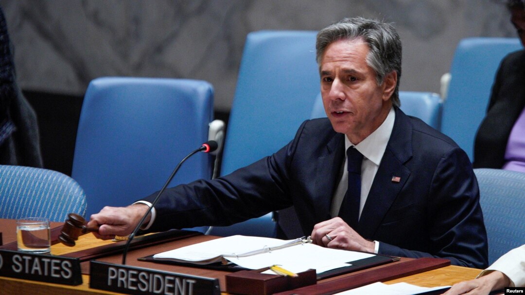 美国国务卿安东尼·布林肯于2023年8月3日在美国纽约主持联合国安理会会议，讨论饥荒和冲突引发的全球粮食不安全问题。 (路透社图片)