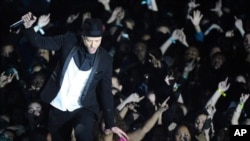 Justin Timberlake tampil di acara MTV Video Music Awards, Minggu (25/8) di Barclays Center, New York. (AP/Invision/Charles Sykes)