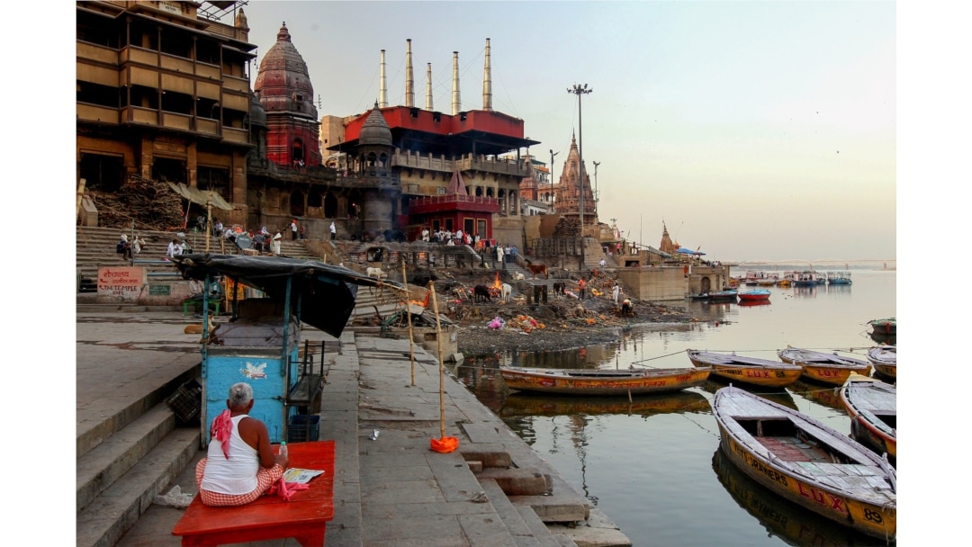 This picture taken on April 10, 2020, shows a view of Manikarnika Ghat on the banks of the Ganges river during a government-imposed lockdown as a preventive measure against the spread of the COVID-19 coronavirus in Varanasi, India.