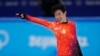 Nathan Chen, atlet figure skater asal Amerika Serikat, berkompetisi di kategori men's free skate program di Olimpade Musim Dingin Beijing, pada 10 Februari 2022. (Foto: AP/David J. Phillip)