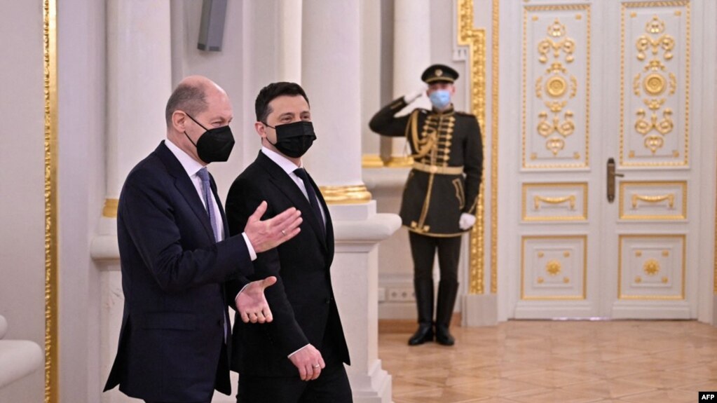 Kancelari gjerman viziton Kievin dhe Moskën