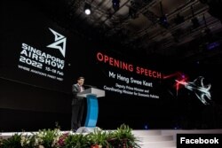 Deputi Perdana Menteri dan Menteri Koordinator Bidang Kebijakan Ekonomi Singapura Heng Swee Keat menyampaikan pidato pada upacara pembukaan resmi Singapore Airshow 2022, yang diadakan di ballroom Marina Bay Sands, 14 Februari 2022. (Facebook/OfficialSingaporeAirshow)