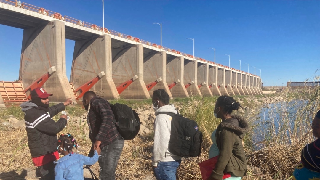 Para muchos migrantes un vuelo a M xico es su boleto a EE. UU