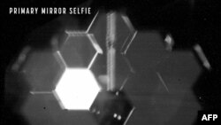 Science in a Minute: Webb's Mirrors Fully Aligned with its Main Imager