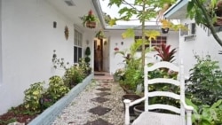 Nan Koze Fanm Jodi a Jeanty Augustin ap prezanee yon manbo nan Miami Florid