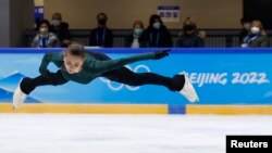 2022 베이징 동계올림픽에 출전한 러시아올림픽위원회(ROC) 여자 피겨스케이팅 카밀라 발리예바 선수가 14일 베이징 시내에서 훈련하고 있다. 