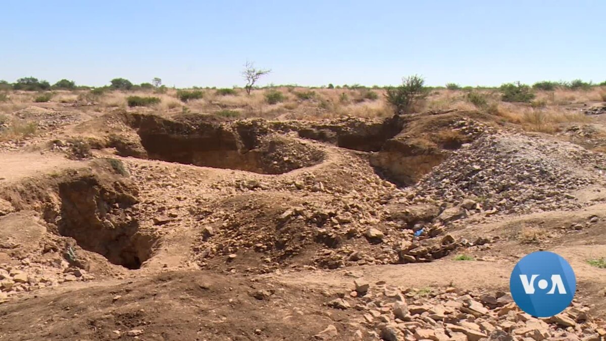 Desperate Zimbabweans Risk Death in Disused, Unlicensed Mines