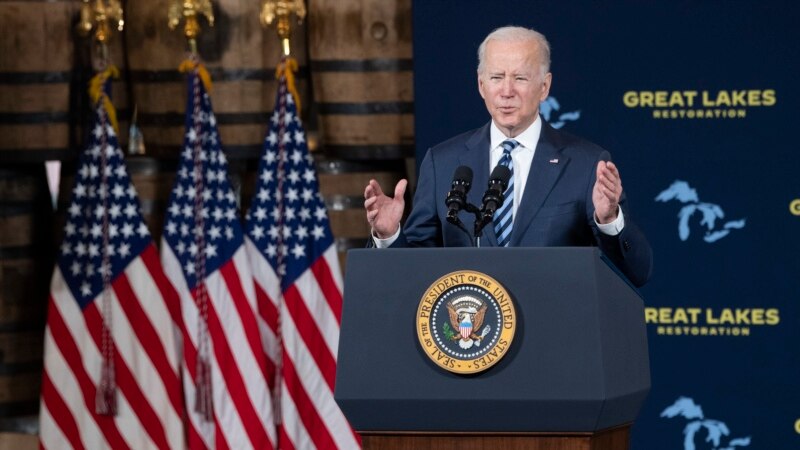 Biden Visits Ohio to Tout Infrastructure Investments, Court Voters