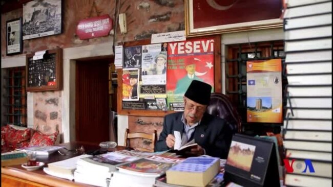 Turkiyalik yozuvchi: O'zbekiston Markaziy Osiyo lokomotivi bo'lishi kerak