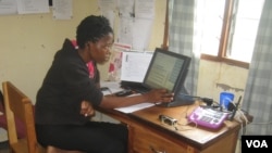 Grâce aux mobiles, des habitants de villages ou régions isolées ont enfin accés aux soins de santé                         