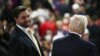 JD Vance, senador por Ohio y autor del bestseller "Hillbilly Elegy", ha sido elegido por Donald Trump como su compañero de fórmula para las elecciones. 