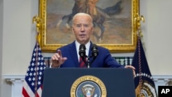 El presidente de EEUU, Joe Biden, durante su comparecencia desde la Casa Blanca para hablar sobre la emergencia tras el choque de un carguero contra el mayor puente de Baltimore, Maryland, el 26 de marzo de 2024.