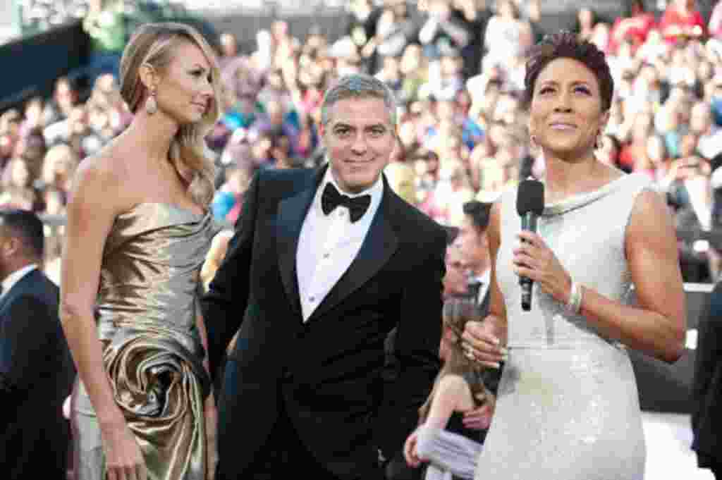 Stacy Keibler, George Clooney ak Robin Roberts