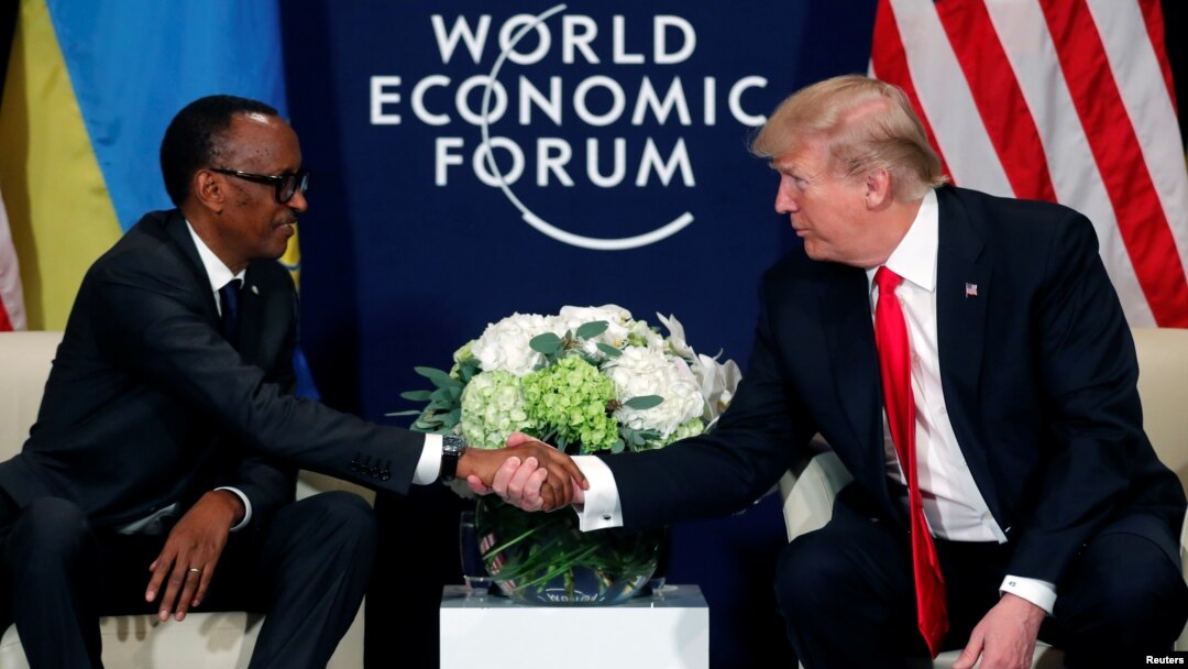 Presiden Rwanda Paul Kagame bertemu Presiden Donald Trump di pertemuan tahunan World Economic Forum di Davos, Swiss, 26 Januari 2018.