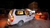 Sebuah ambulans bersiaga setelah ledakan di depan Hotel Elite, Pantai Lido, di Mogadishu, Ibu Kota Somalia, Minggu, 16 Agustus 2020. (Foto: Reuters)