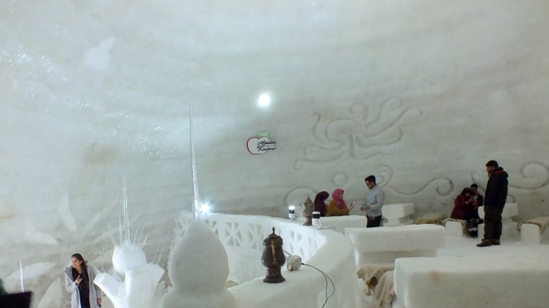 ‘World’s Largest’ Igloo Cafe Brings Visitors to Indian Kashmir