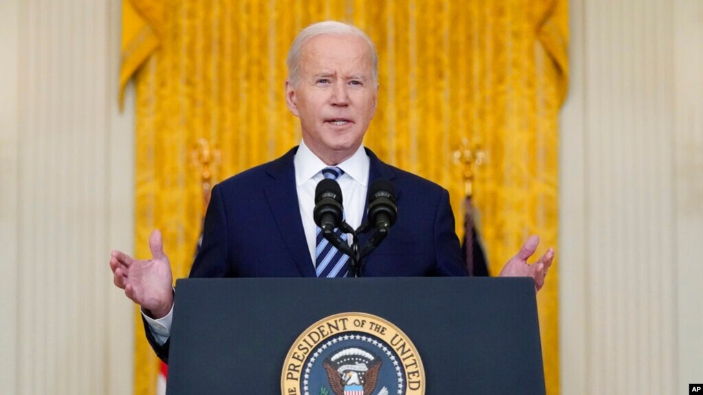 Presidenti Biden udhëton drejt Evropës për të biseduar për Ukrainën