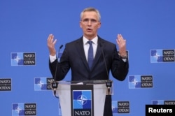 옌스 스톨텐베르그 북대서양조약기구(NATO·나토) 사무총장이 22일 벨기에 브뤼셀에서 기자회견하고 있다.