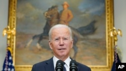 바이든 대통령이 18일 백악관 루즈벨트룸에서 우크라이나에 대한 연설을 했다. 