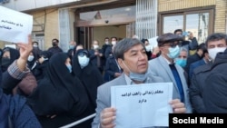 تصویری از تجمع معلمان در مشهد 