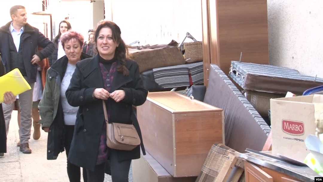 Marija Novaković (ispred) i njena majka Slavica Filipović (Foto: VOA) 