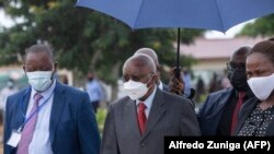 Armando Guebuza chega a tribunal na Cadeia de Máxima Segurança em Maputo nesta Quinta-feira, 17 de Fevereiro de 2022