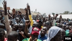 Thousands of protesters gathered in Dakar, Senegal to demand harsher penalties for homosexuals, Feb. 20, 2022. (Annika Hammerschlag/VOA)