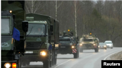 Конвой немецкой армии в составе 130 солдат и 60 автомобилей прибывают в Литву, 17 февраля 2022 г.
