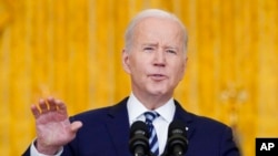 조 바이든 미국 대통령이 24일 백악관에서 우크라이나 사태에 대해 연설하고 있다.