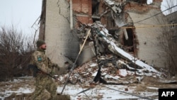 7일 우크라이나 동부 도네츠크에서 포격으로 부서진 건물.