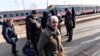 کشورهای همسایه اوکراین آماده پذیرش سیل پناهجویان؛ دست‌کم صد هزار اوکراینی خانه‌های خود را ترک کرده‌اند