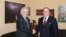 Novoimenovani ambasador Sjedinjenih Američkih Država u Bosni i Hercegovini (BiH) Michael John Murphy i načelnik Odjela za diplomatski protokol Ministarstva vanjskih poslova BiH Mirsad Bešić.