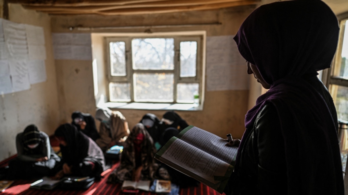 UNICEF Announces Aid For Afghan Teachers