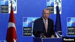 Arhiva - Predsjednik Turske Redžep Tajip Erdoan na konferenciji za novinare tokom samita NATO u Briselu, 14. juna 2021.