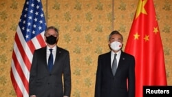 美国国务卿布林肯和中国外长王毅在意大利罗马出席G20峰会期间举行会晤。（2021年10月31日）