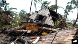 Une maison est en ruine à Mananjary après le passage d'un cyclone à Madagascar, le 10 février 2022.